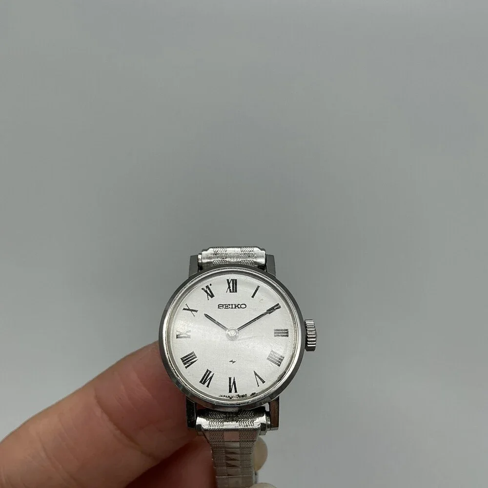 Vintage Seiko Womens Watch 20mm Silver Dial Manual Wind Stainless 11-0030